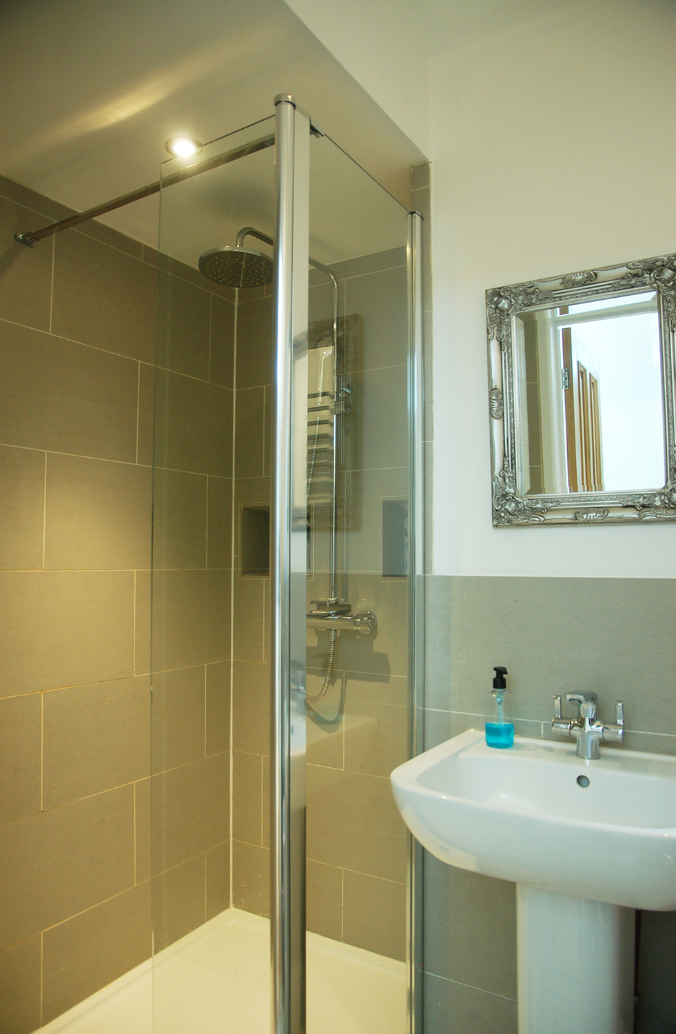 Sow-Space-7HC-Shower
